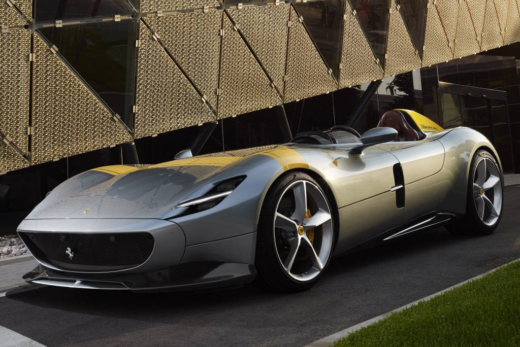 Bella Da Semana Ferrari Anuncia Seu Novo Carro