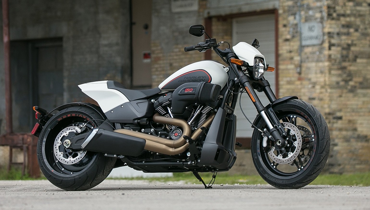 BellaClub Harley Davidson Softail FXDR 114 